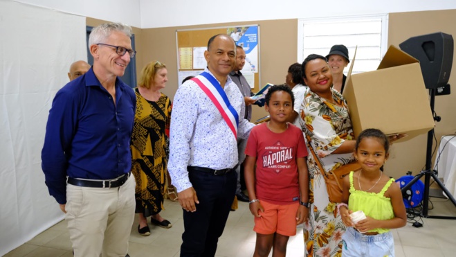 Sur la photo : Emmanuel ANDRÉ - Directeur Général de Zeop et Emmanuel SERAPHIN - Maire de Saint-Paul