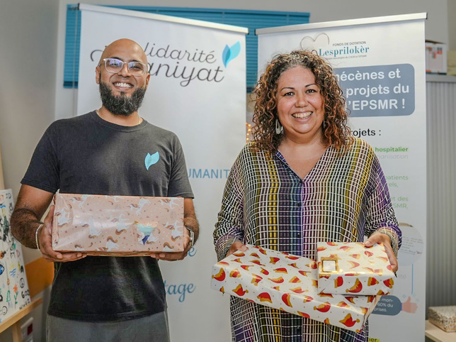 Youssuf Alibhaye (le secrétaire permanent de Solidarité Insaniyat) et Aurelie Rama (presidente du Fonds de dotation Lespriloker