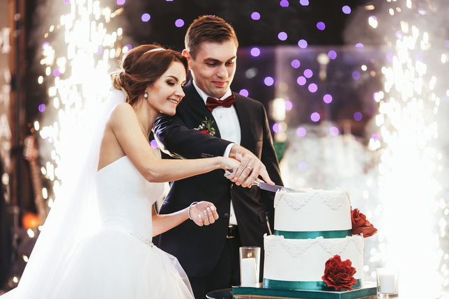 Jets de scène pour un bal de mariage : l’étincelle qui transforme votre soirée en légende