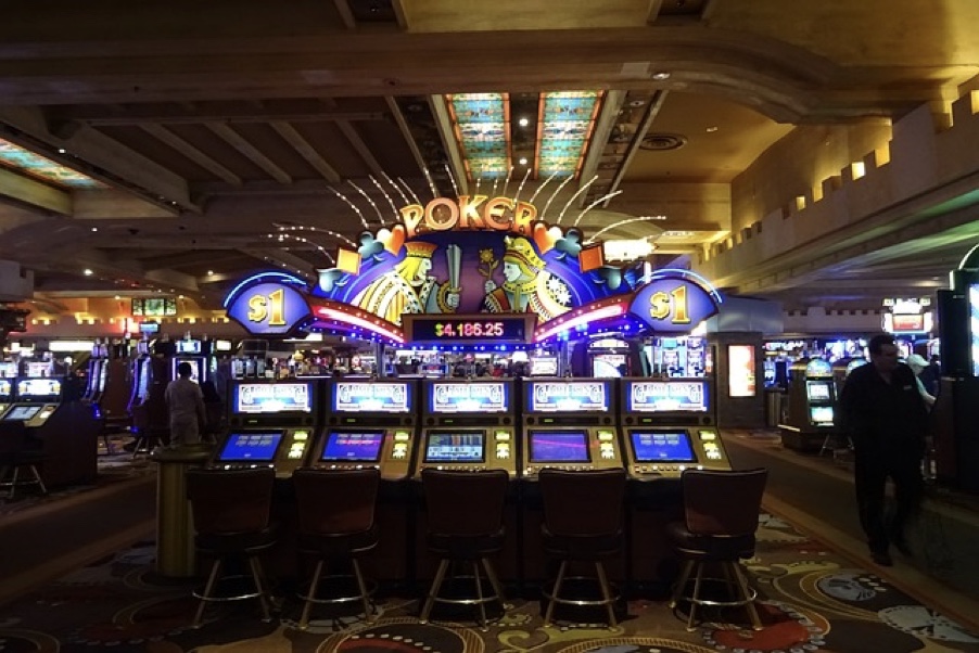 Faut-il aller jouer au casino à Monaco ou à Las Vegas ?