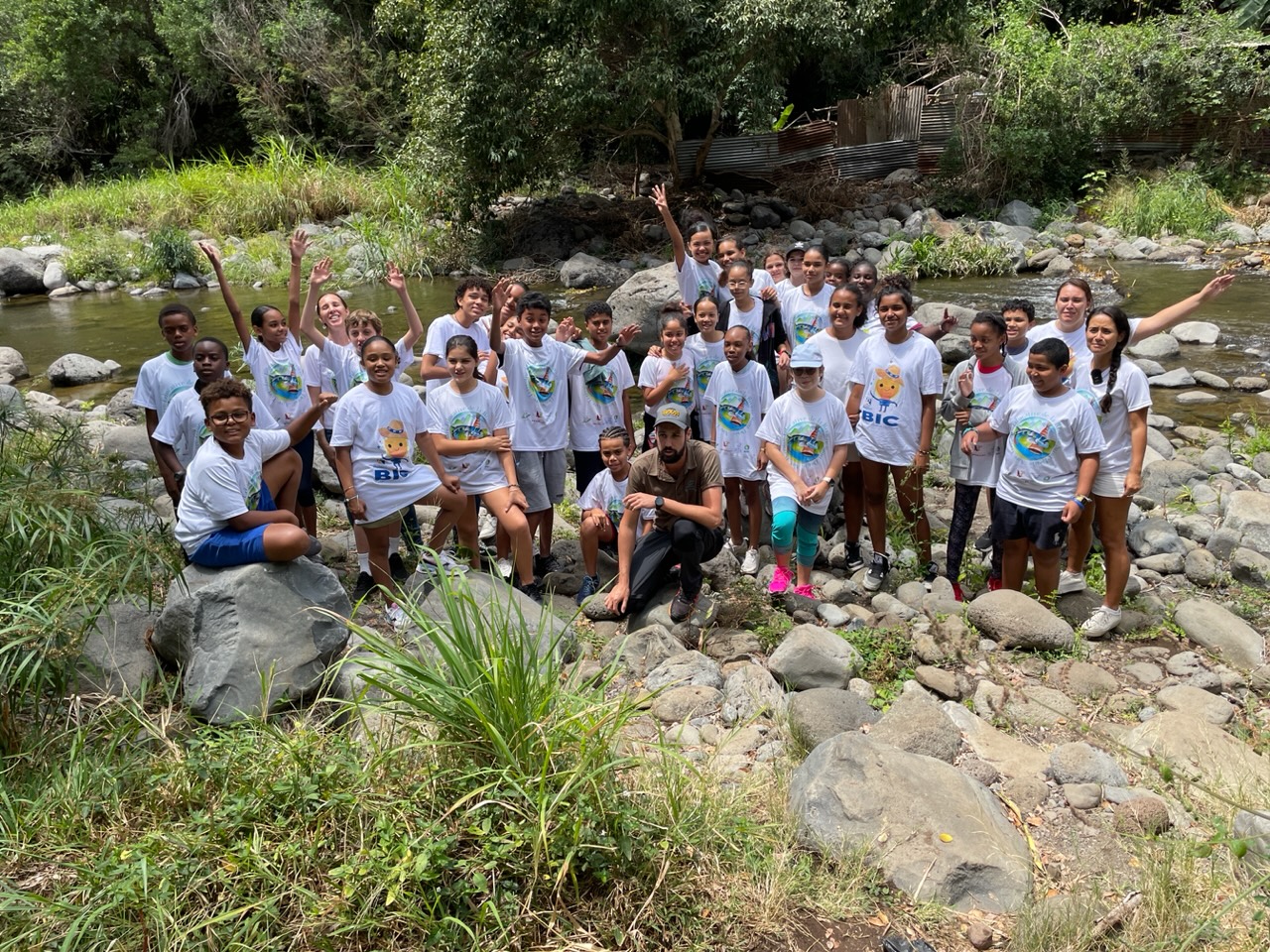 La Réunion : Les élèves de 5ème du collège Reydellet fortement impliqués dans la protection de l'environnement au Bas de la Rivière à Saint-Denis